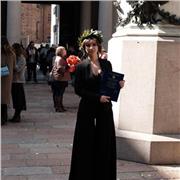 Laureata in Discipline della Valorizzazione dei Beni Culturali presso l'Accademia di Belle Arti di Brera, Milano